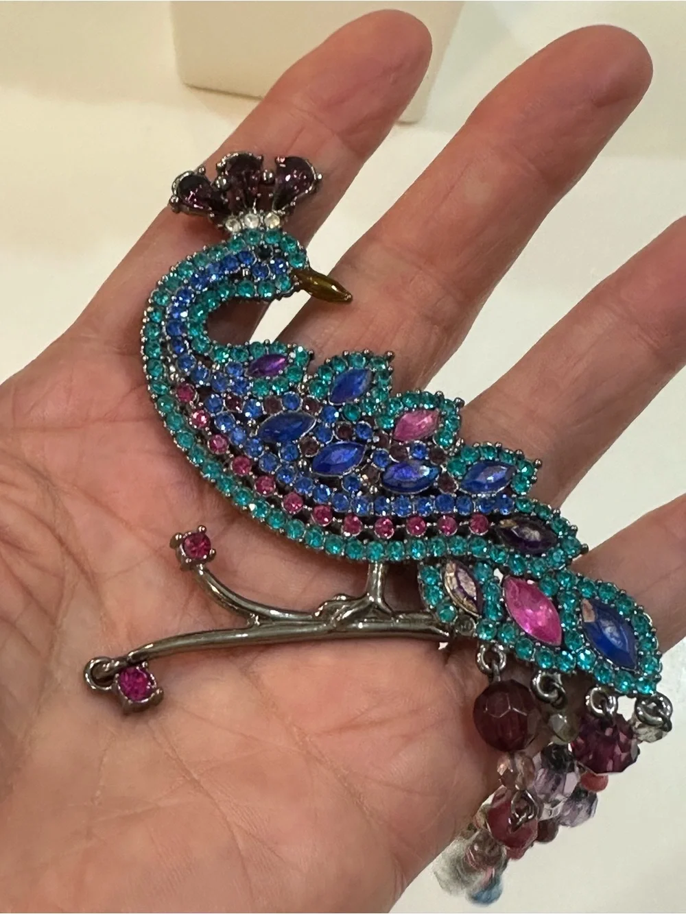 Avon Vintage Rhinestone Peacock Brooch with Dangle Bead Tail - Picture 5 of 10